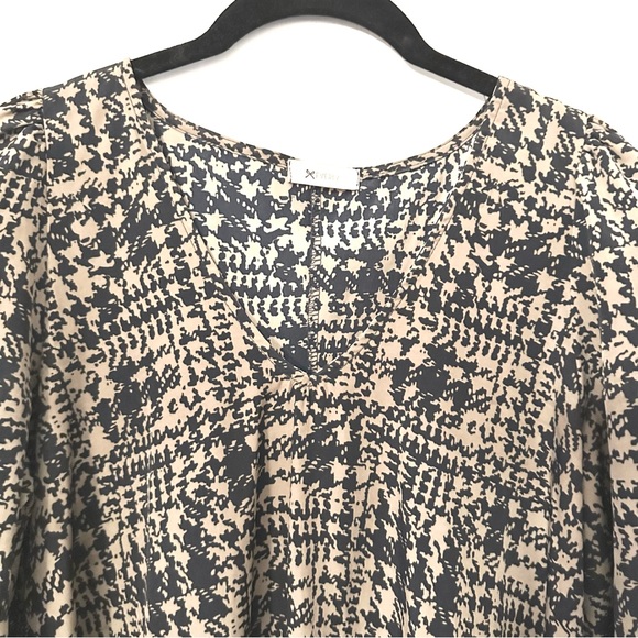 Everly Cream and Midnight Blue Abstract Patterned High Low Dress - Picture 4 of 6